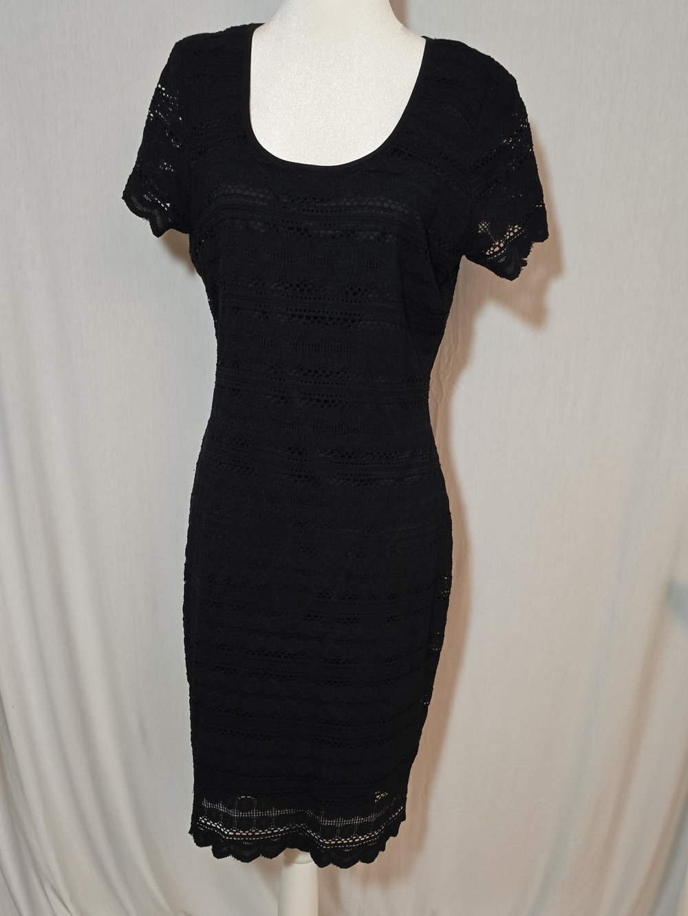 Ronni Nicole Black Crochet Scoop Neck Sheath Dress